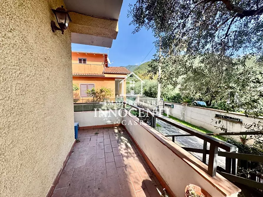 Immagine 8 di Casa bifamiliare in vendita  a Montignoso