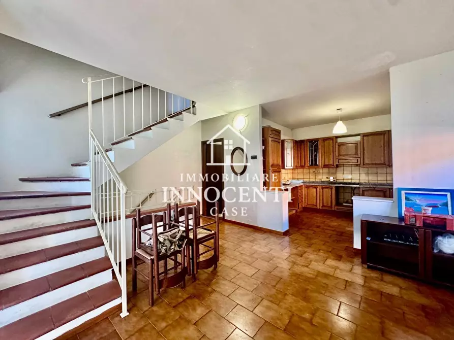 Immagine 3 di Casa bifamiliare in vendita  a Montignoso