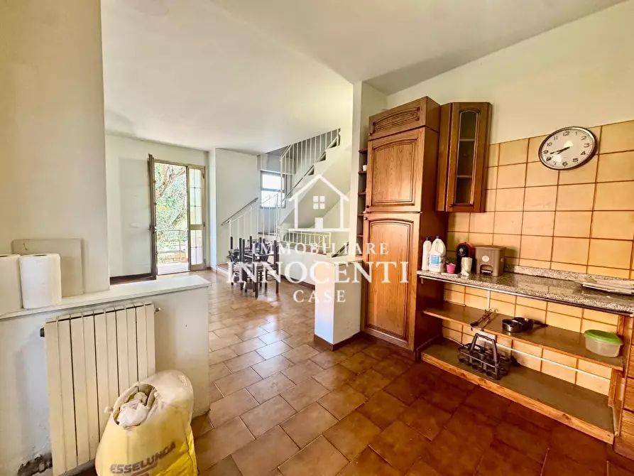 Immagine 5 di Casa bifamiliare in vendita  a Montignoso