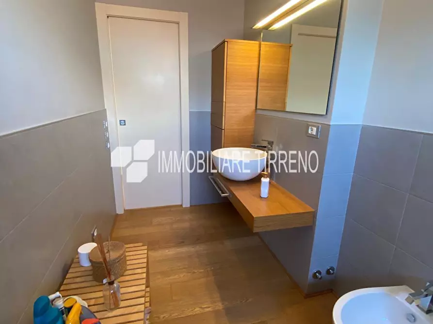 Immagine 13 di Appartamento in vendita  a Massa