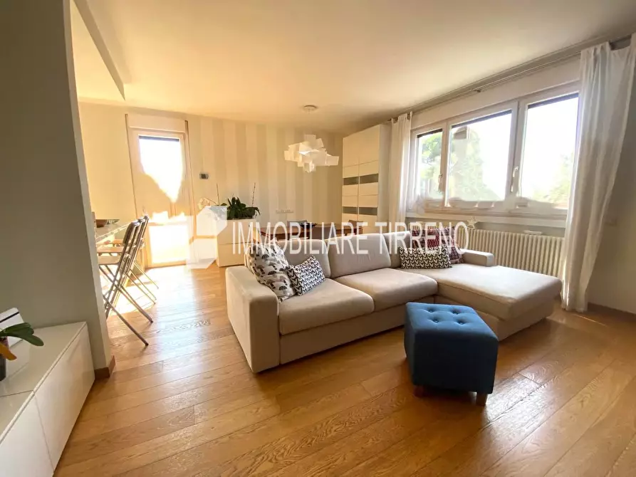 Immagine 2 di Appartamento in vendita  a Massa