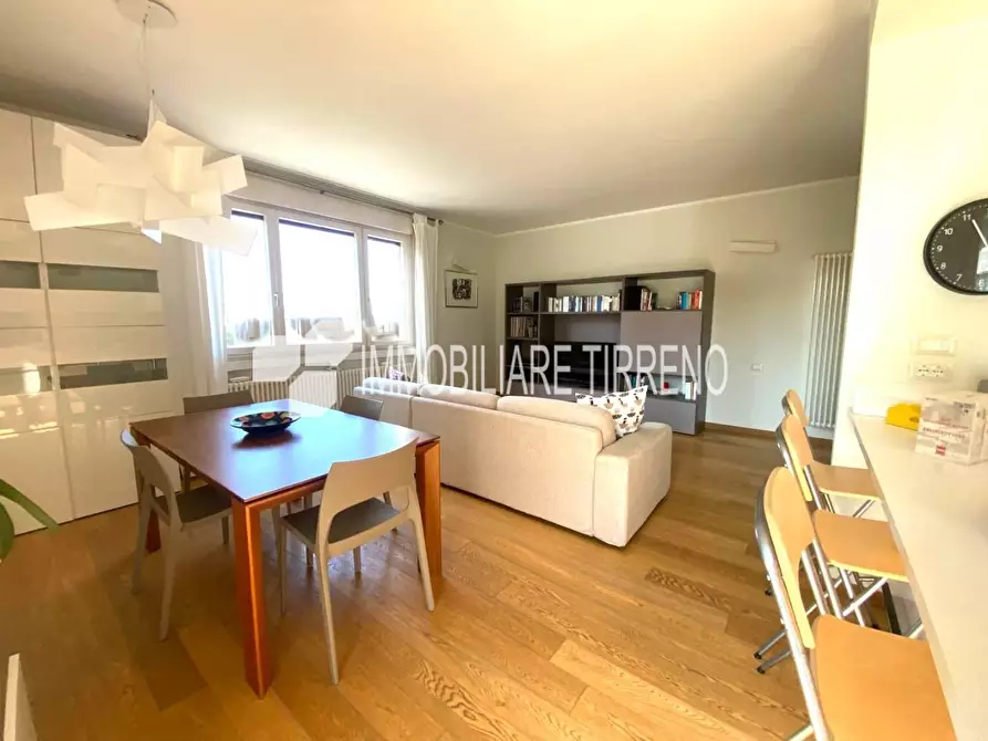 Immagine 3 di Appartamento in vendita  a Massa