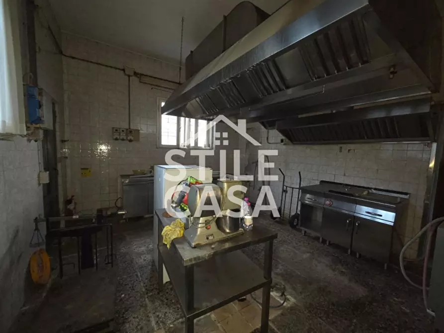 Immagine 15 di Locale commerciale in vendita  a Altopascio