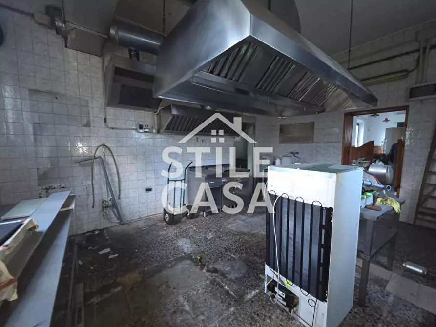 Immagine 16 di Locale commerciale in vendita  a Altopascio