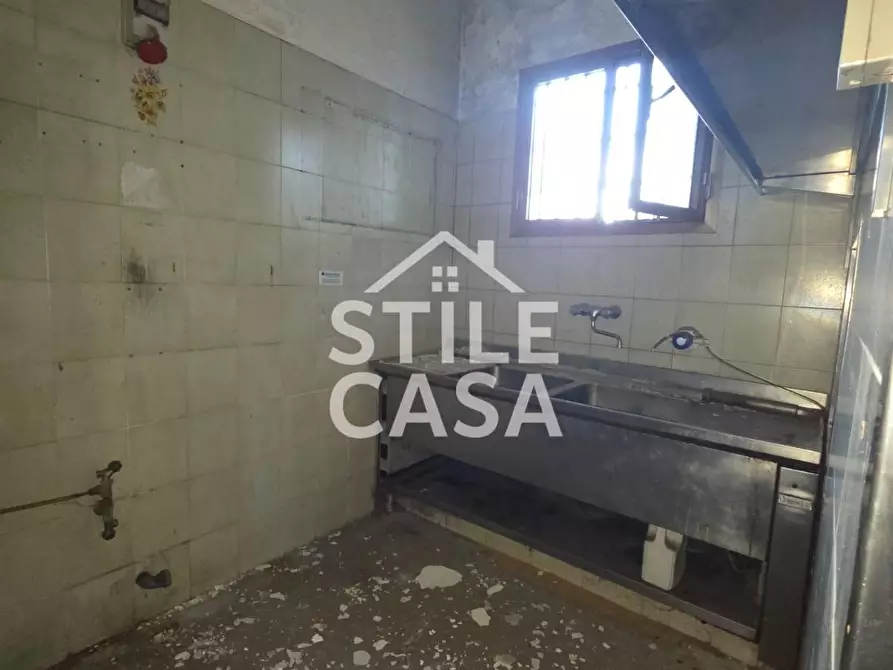 Immagine 13 di Locale commerciale in vendita  a Altopascio