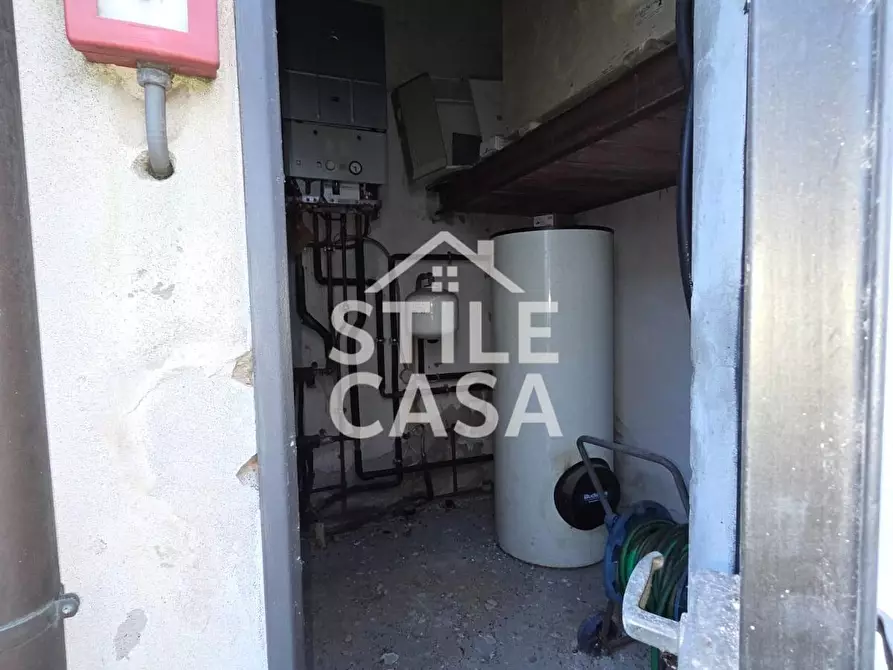 Immagine 3 di Locale commerciale in vendita  a Altopascio