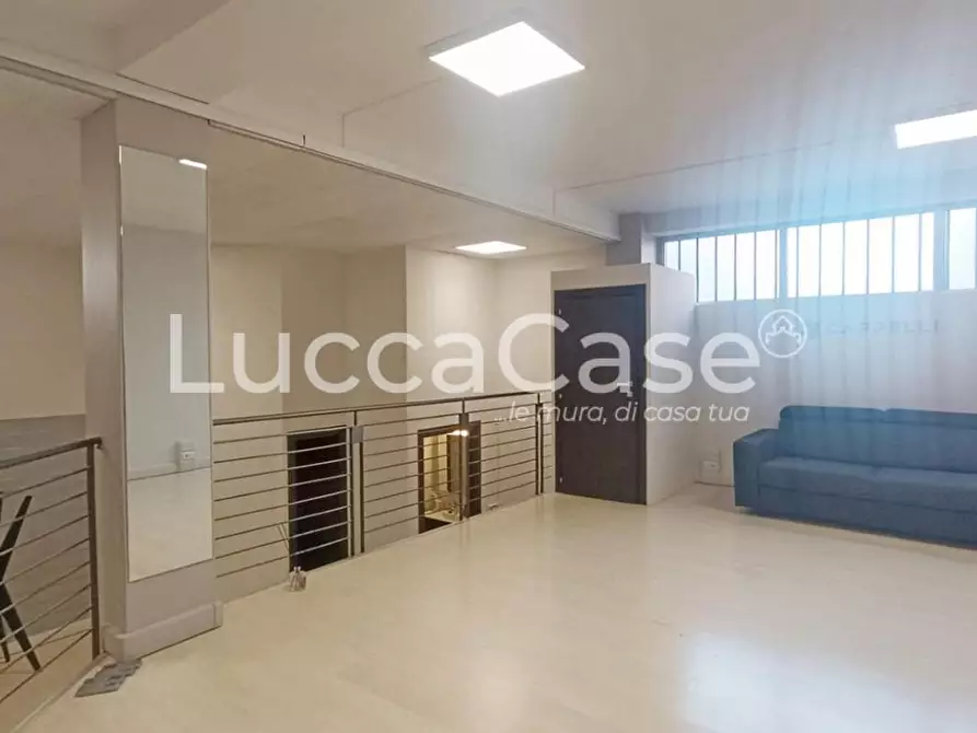Immagine 6 di Locale commerciale in affitto  a Lucca