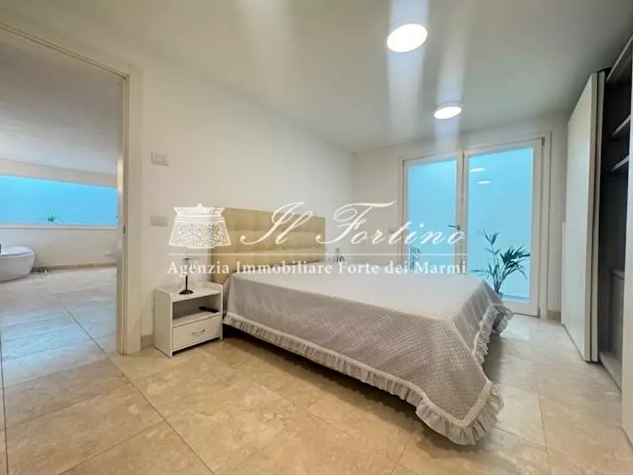 Immagine 26 di Villa in vendita  a Forte Dei Marmi