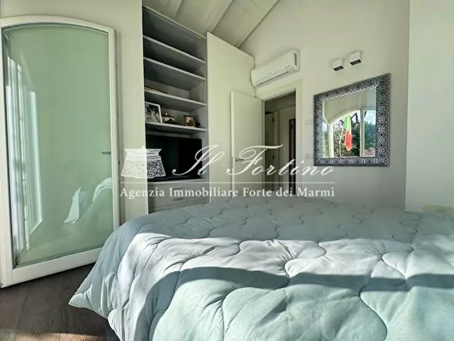 Immagine 17 di Villa in vendita  a Forte Dei Marmi