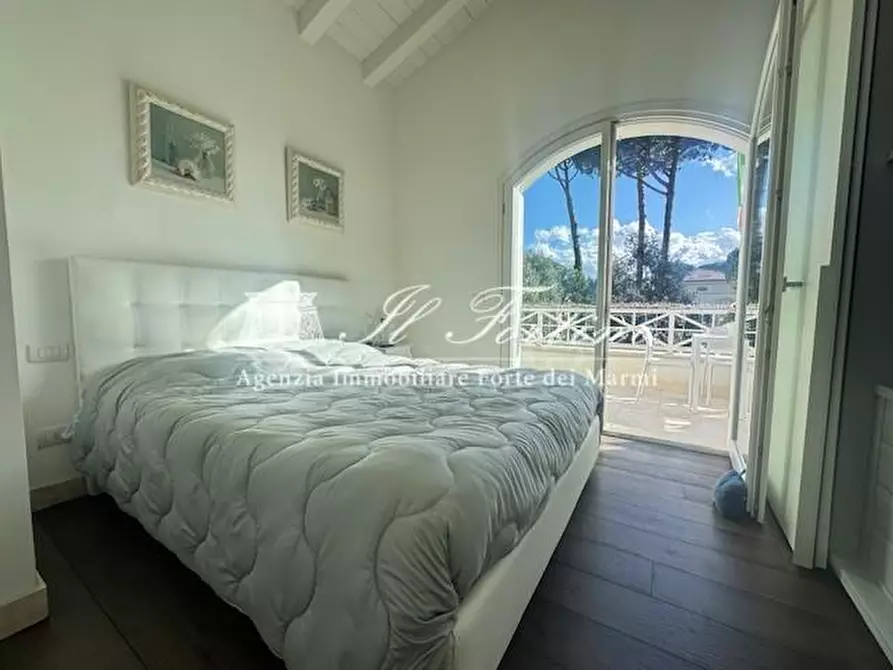 Immagine 16 di Villa in vendita  a Forte Dei Marmi