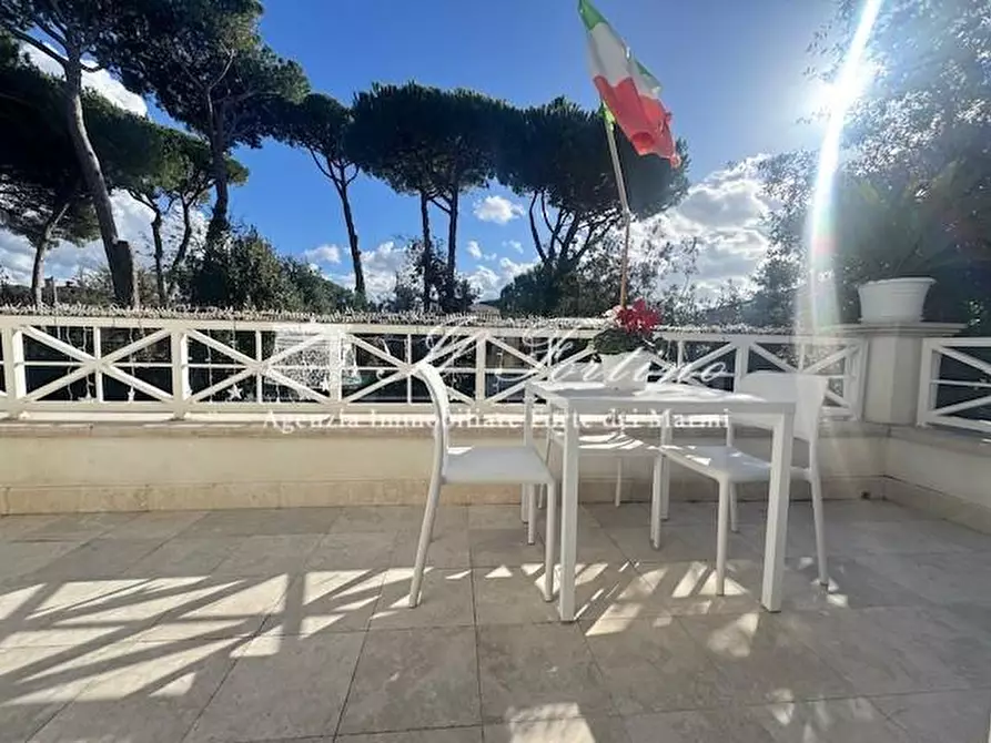 Immagine 19 di Villa in vendita  a Forte Dei Marmi