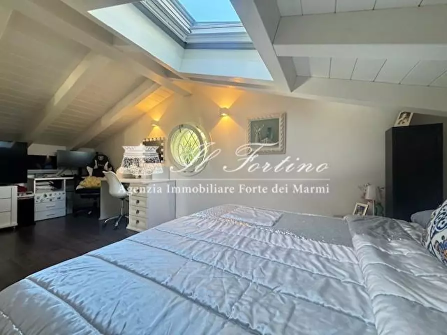 Immagine 15 di Villa in vendita  a Forte Dei Marmi