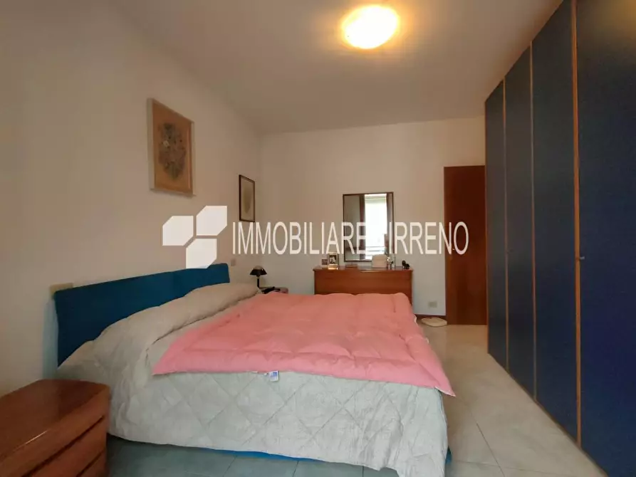 Immagine 12 di Appartamento in vendita  a Massa