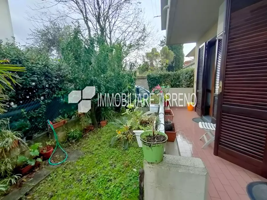 Immagine 5 di Appartamento in vendita  a Massa