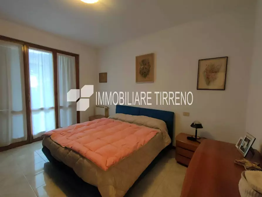 Immagine 11 di Appartamento in vendita  a Massa