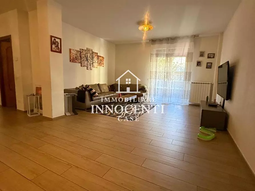 Immagine 10 di Appartamento in vendita  a Massa