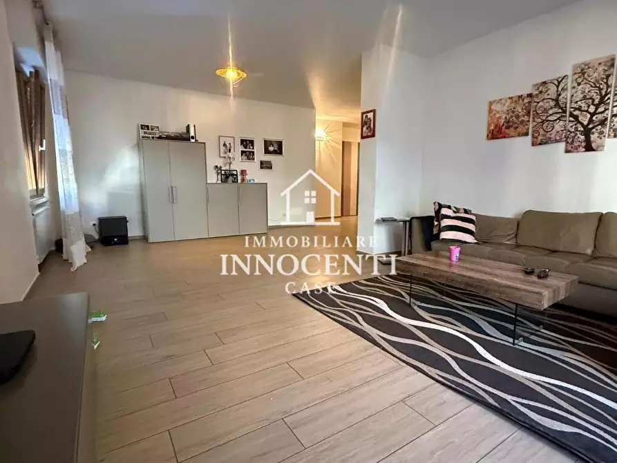 Immagine 1 di Appartamento in vendita  a Massa