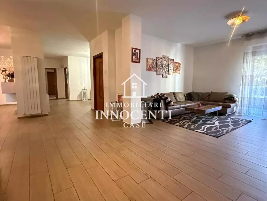 Immagine 11 di Appartamento in vendita  a Massa