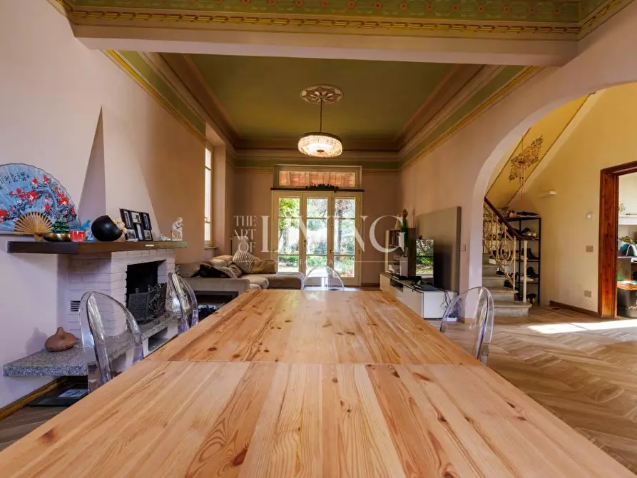 Immagine 9 di Villa in vendita  a Lucca