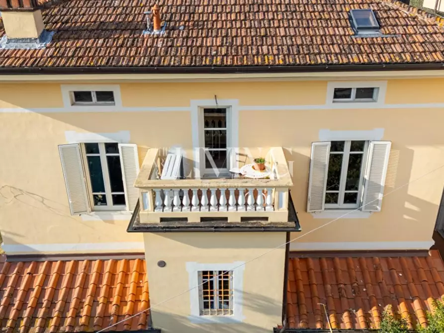 Immagine 42 di Villa in vendita  a Lucca