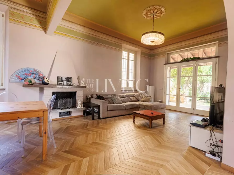 Immagine 10 di Villa in vendita  a Lucca