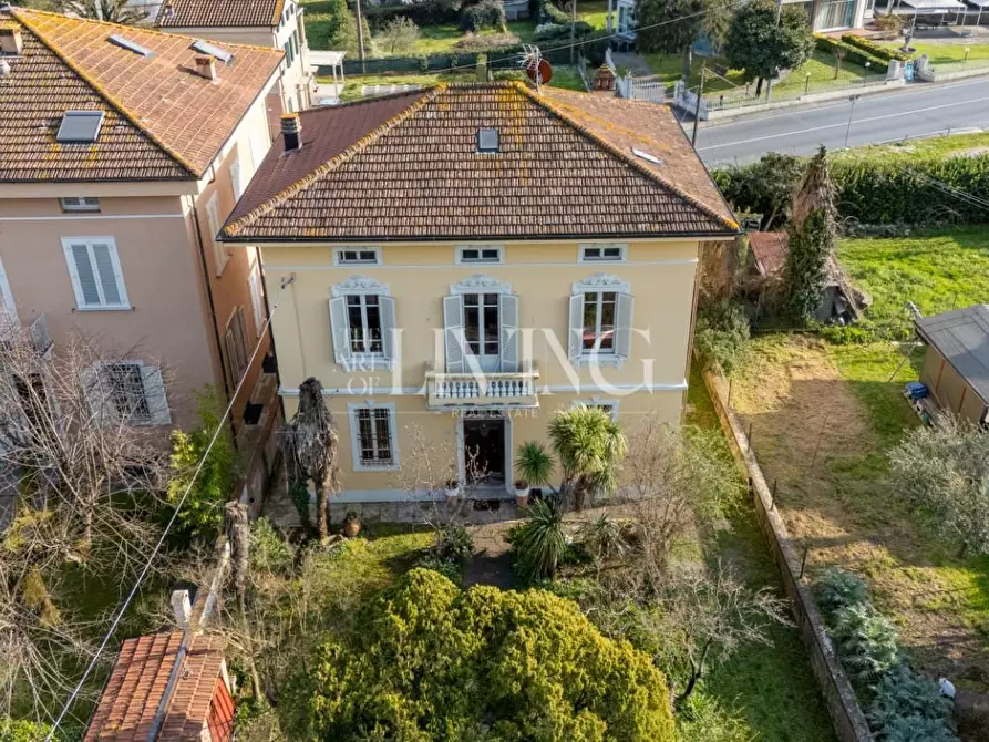 Immagine 44 di Villa in vendita  a Lucca