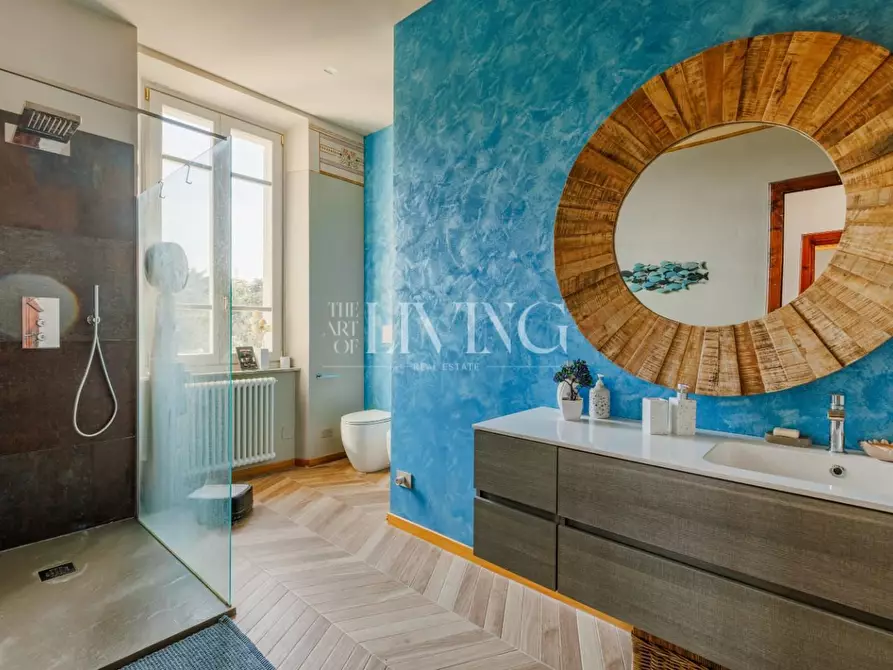 Immagine 23 di Villa in vendita  a Lucca