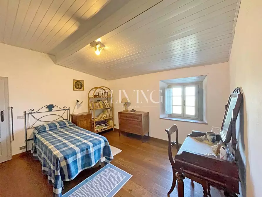 Immagine 27 di Casa colonica in vendita  a Lucca