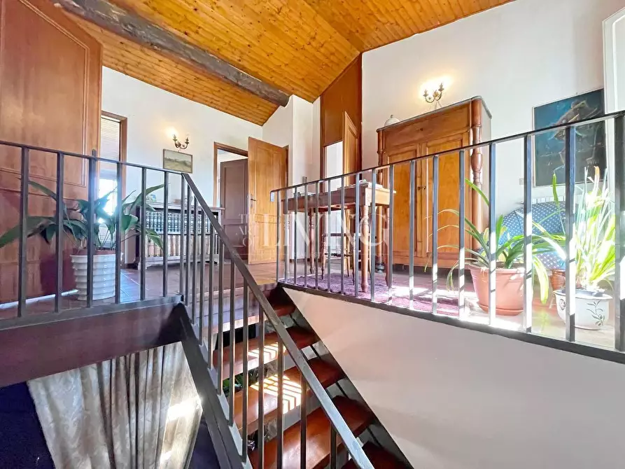 Immagine 15 di Casa colonica in vendita  a Lucca