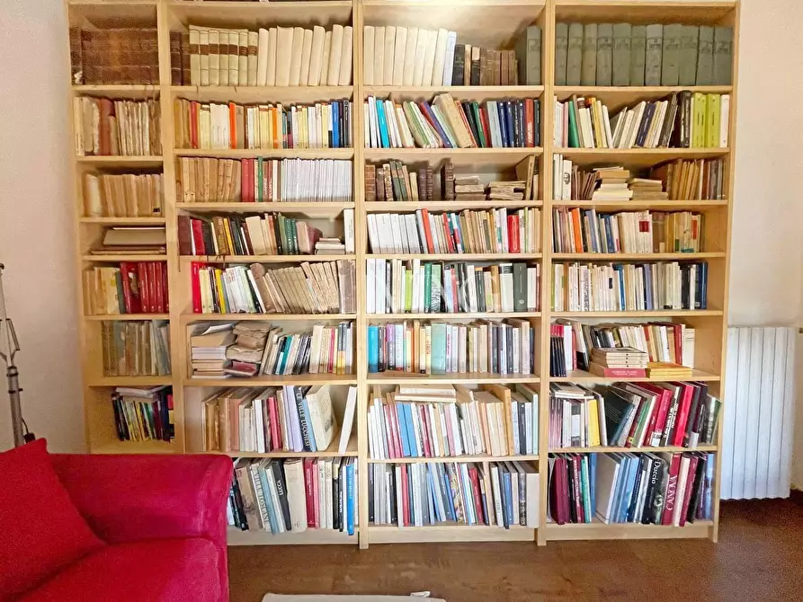 Immagine 35 di Casa colonica in vendita  a Lucca