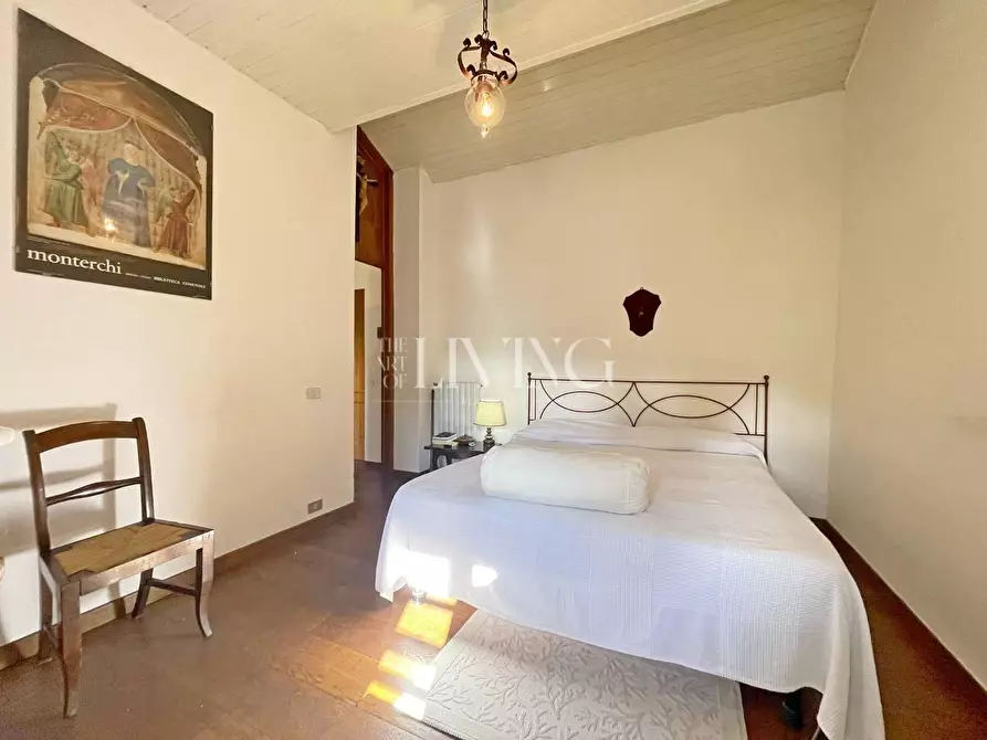 Immagine 23 di Casa colonica in vendita  a Lucca