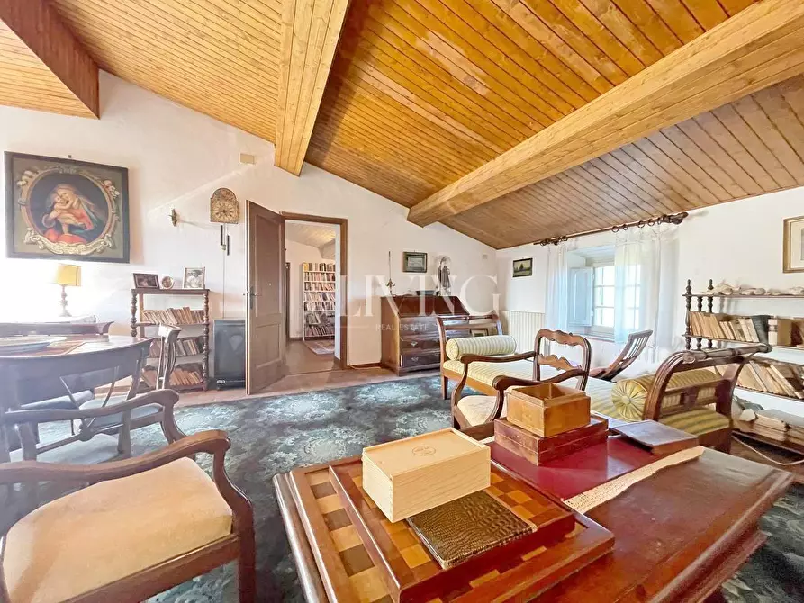 Immagine 33 di Casa colonica in vendita  a Lucca