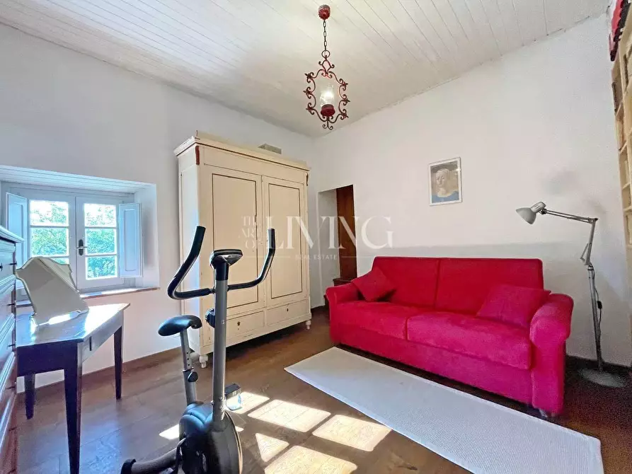 Immagine 22 di Casa colonica in vendita  a Lucca
