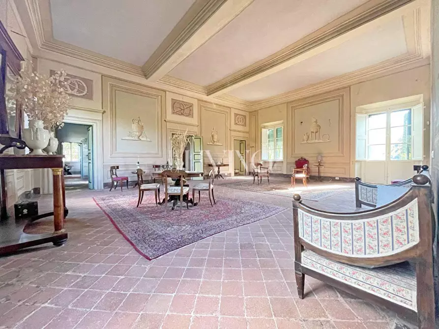 Immagine 13 di Villa in vendita  a Capannori