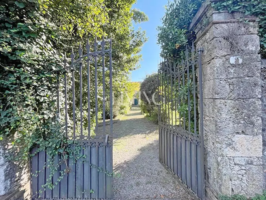 Immagine 24 di Villa in vendita  a Capannori