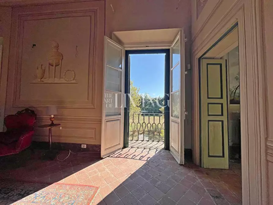 Immagine 12 di Villa in vendita  a Capannori