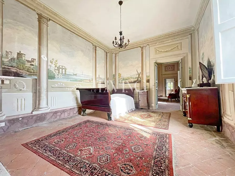 Immagine 40 di Villa in vendita  a Capannori