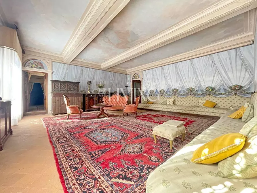 Immagine 7 di Villa in vendita  a Capannori