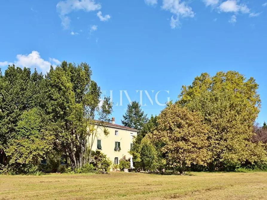 Immagine 53 di Villa in vendita  a Capannori