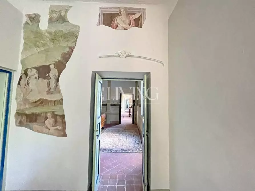 Immagine 50 di Villa in vendita  a Capannori