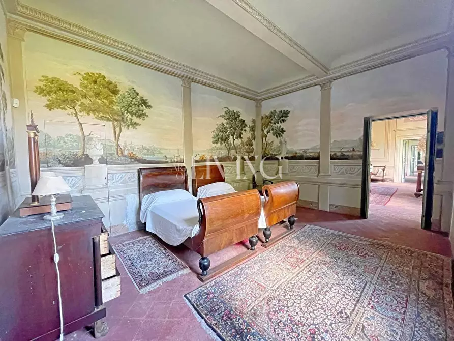 Immagine 49 di Villa in vendita  a Capannori