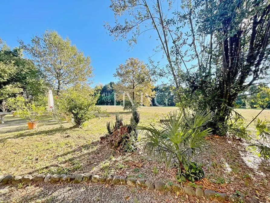 Immagine 31 di Villa in vendita  a Capannori