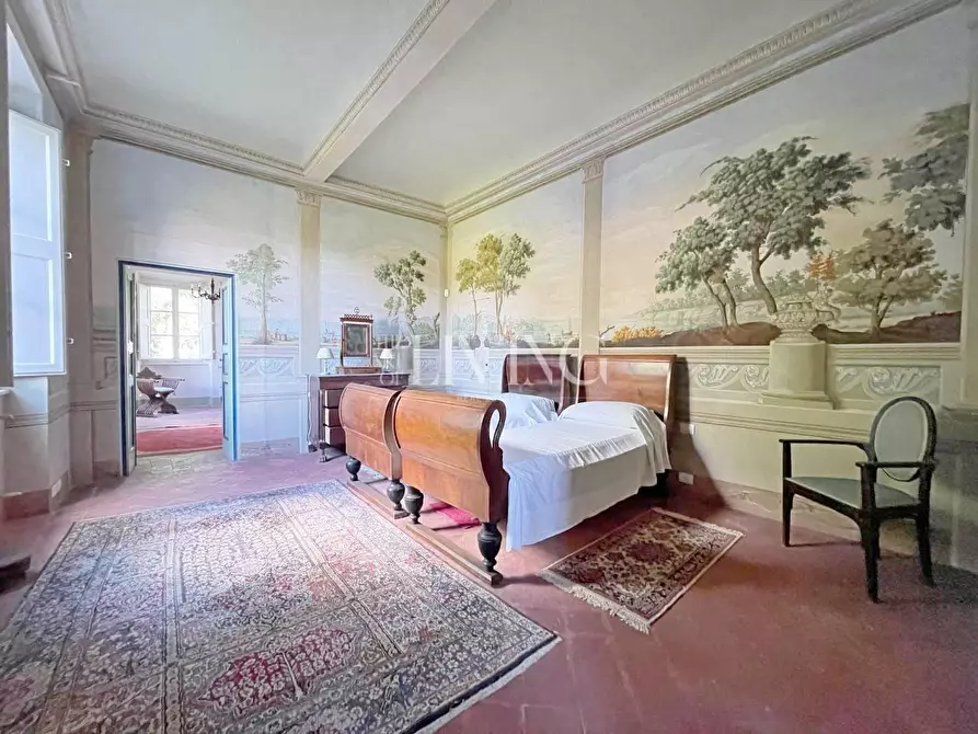 Immagine 21 di Villa in vendita  a Capannori