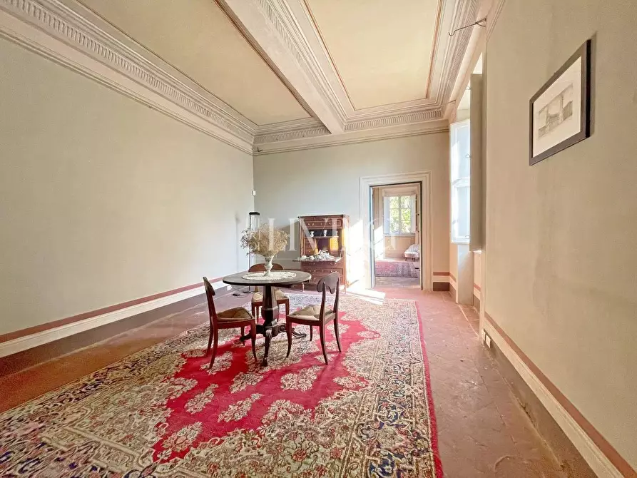 Immagine 17 di Villa in vendita  a Capannori