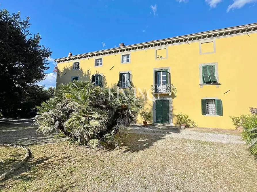 Immagine 20 di Villa in vendita  a Capannori