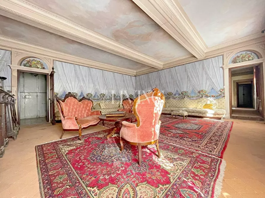 Immagine 6 di Villa in vendita  a Capannori