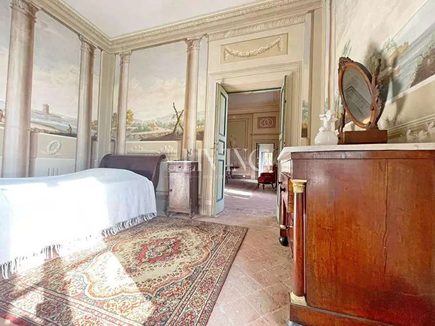 Immagine 48 di Villa in vendita  a Capannori