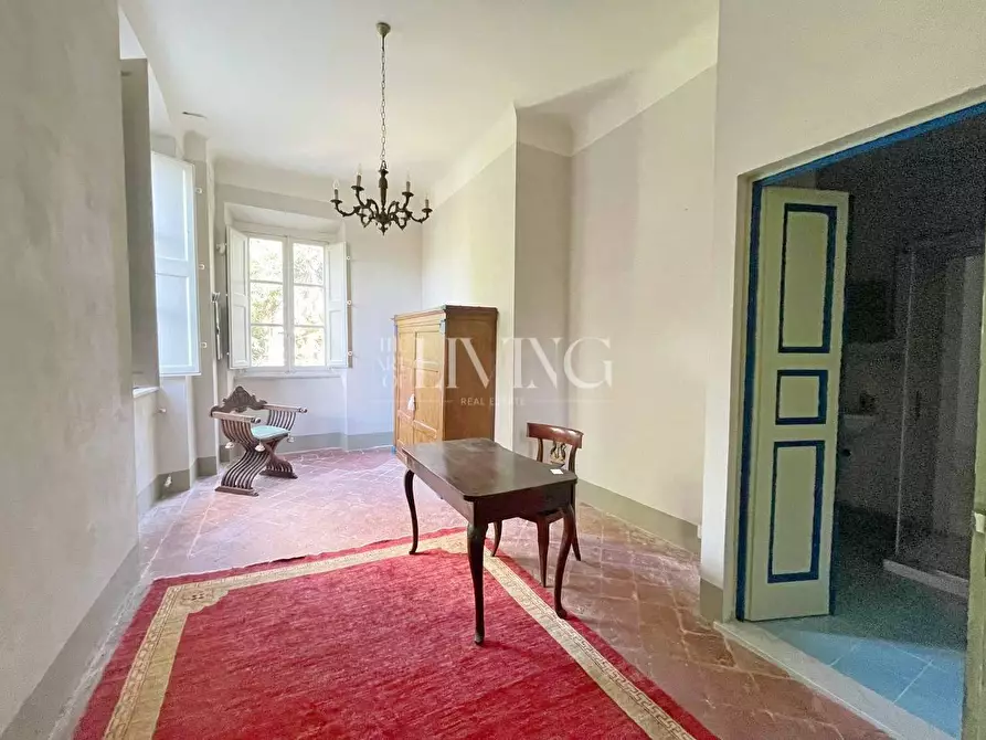 Immagine 51 di Villa in vendita  a Capannori