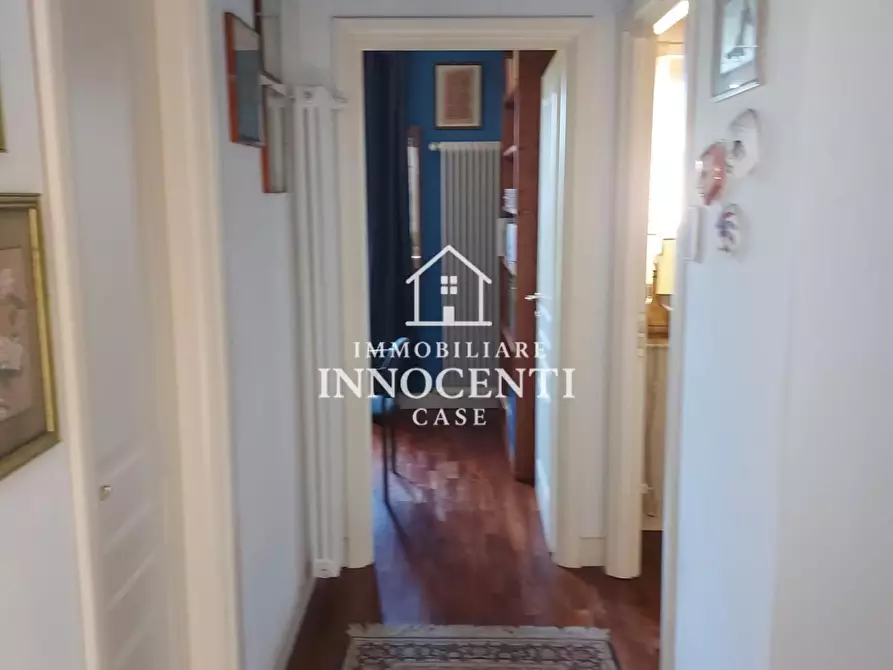 Immagine 26 di Villa in vendita  a Massa