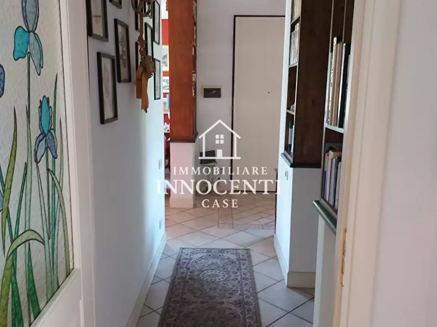 Immagine 36 di Villa in vendita  a Massa